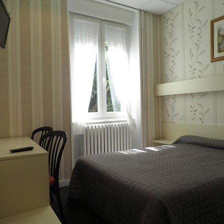 Hotel Saint Jean Vals-les-Bains Rum bild