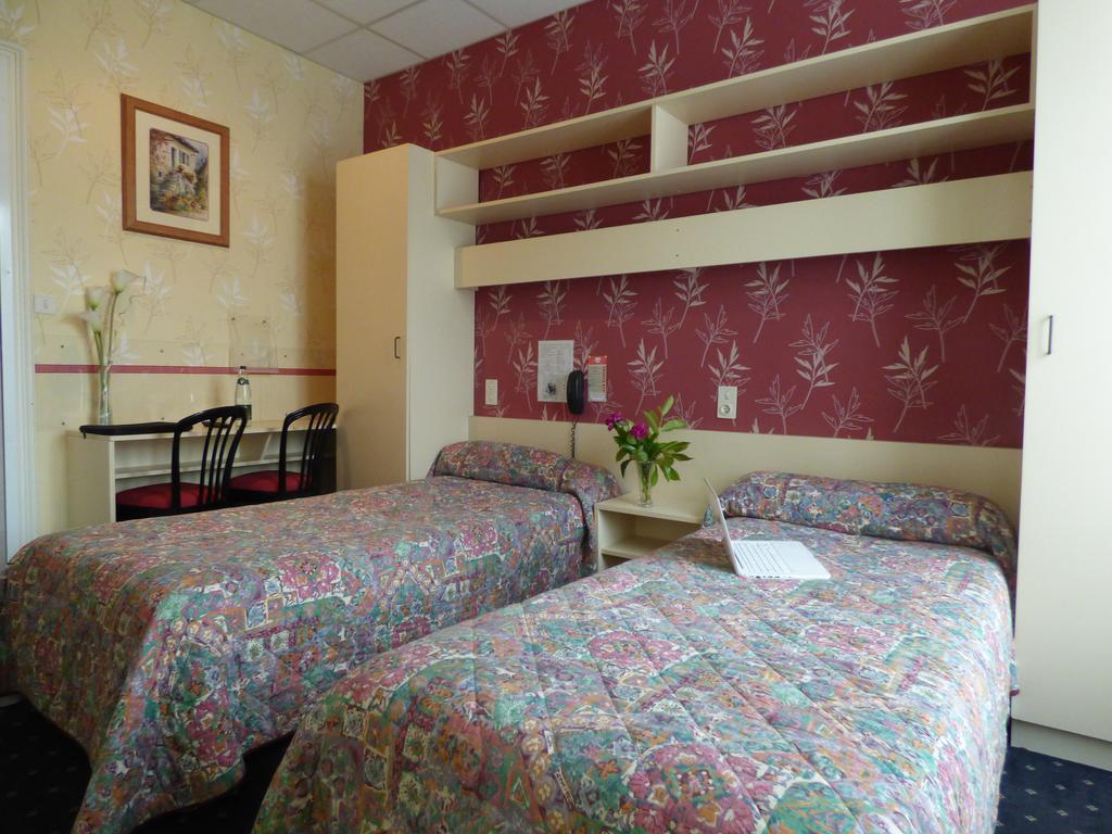 Hotel Saint Jean Vals-les-Bains Exteriör bild