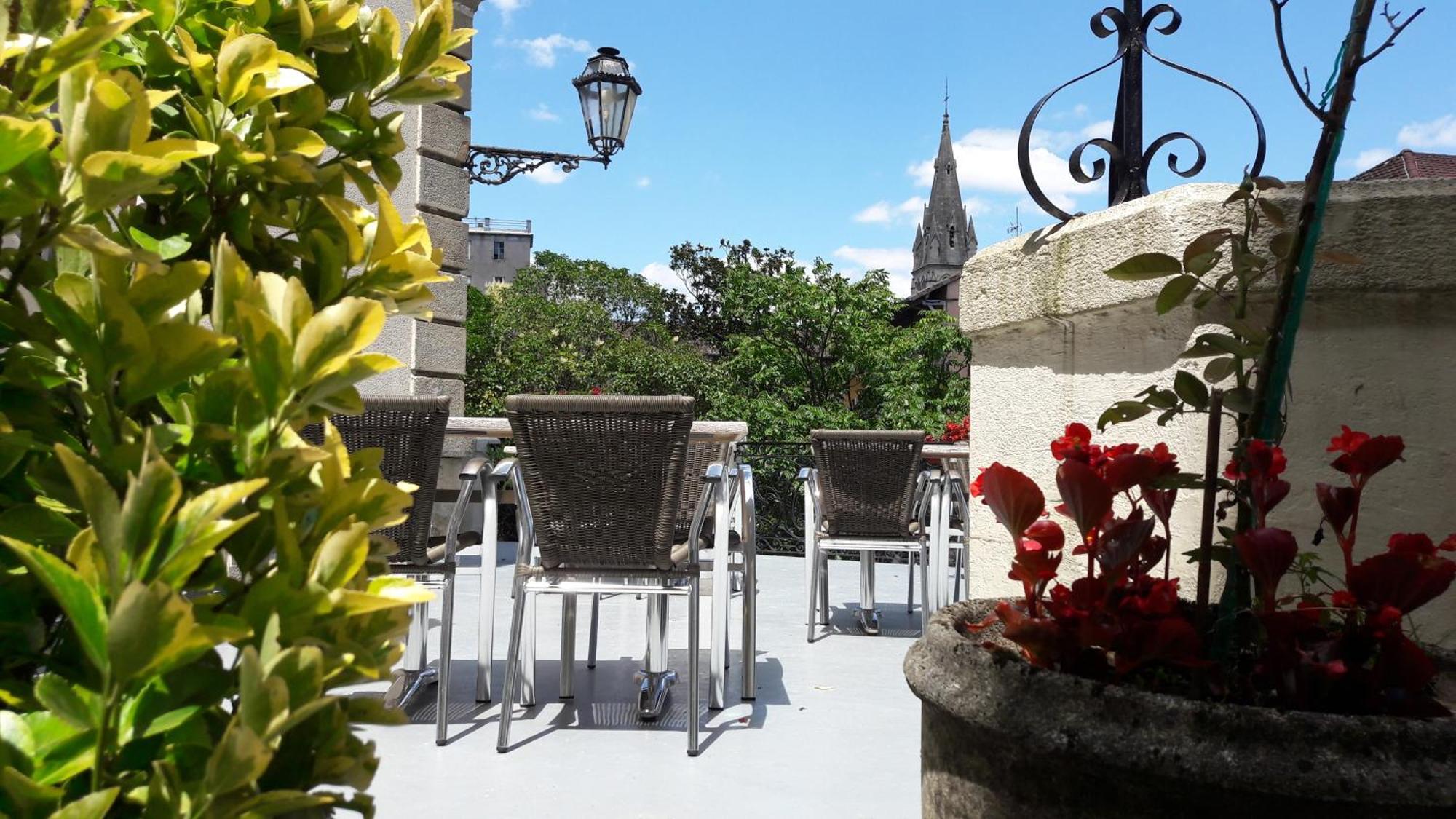 Hotel Saint Jean Vals-les-Bains Exteriör bild
