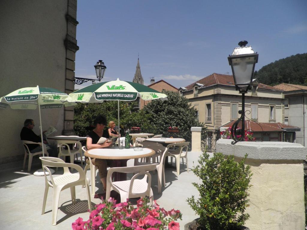 Hotel Saint Jean Vals-les-Bains Exteriör bild