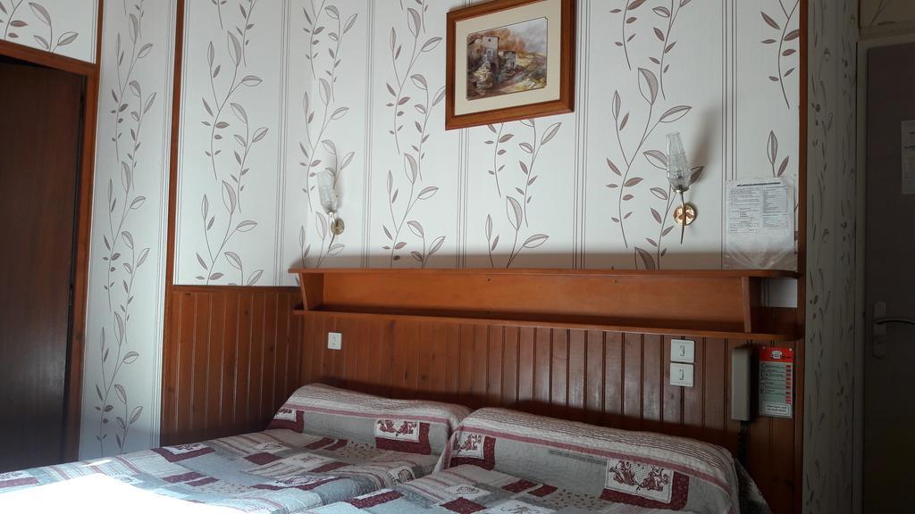 Hotel Saint Jean Vals-les-Bains Rum bild