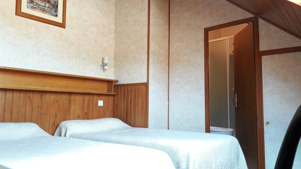 Hotel Saint Jean Vals-les-Bains Rum bild
